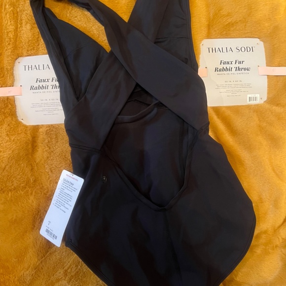 Lululemon City One Piece - Picture 2 of 4